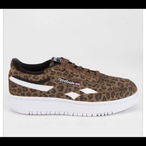 🔥NWT CHEETAH PRINT CLUB C REEBOK🔥